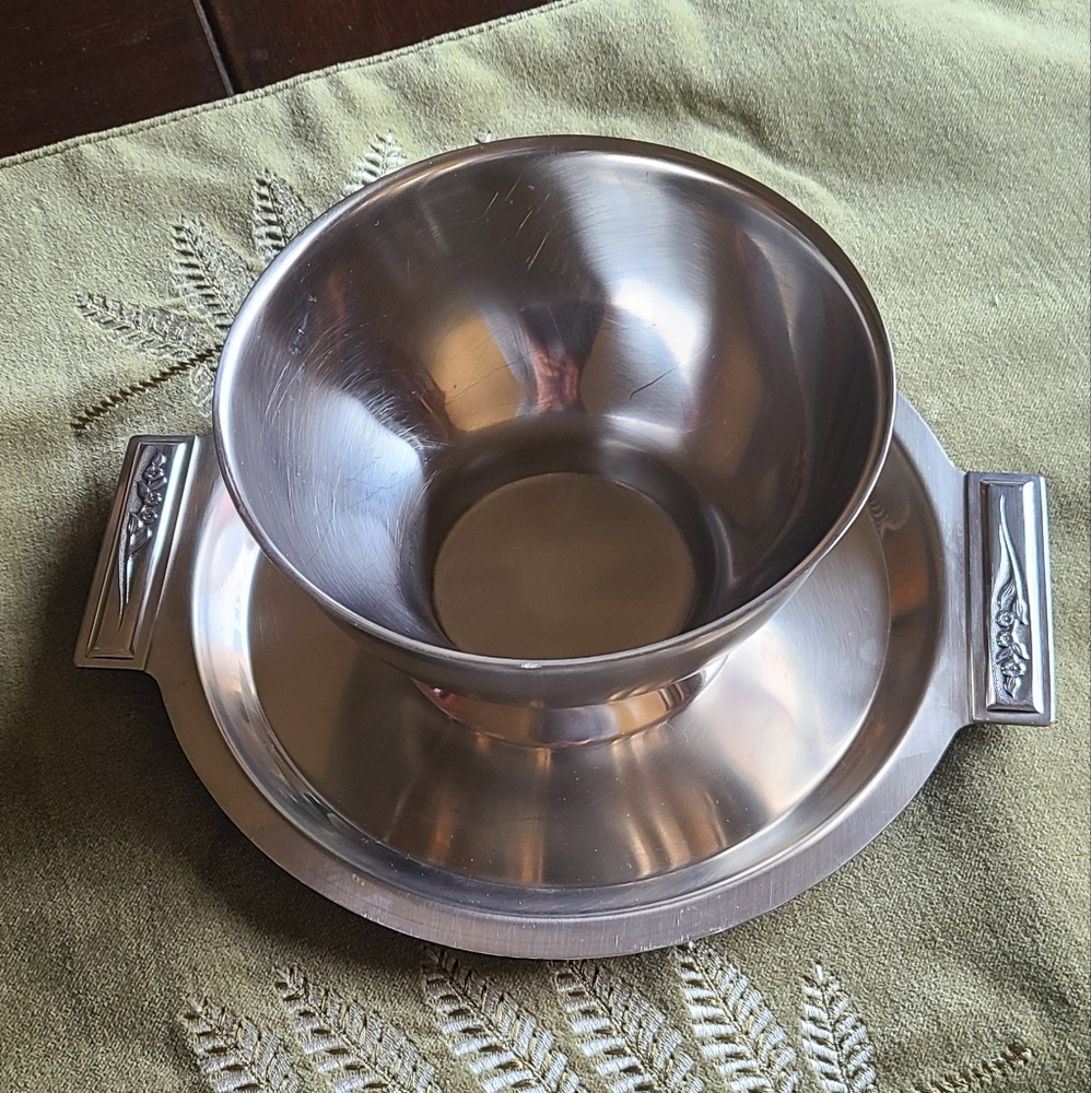 Mid Century Rogers 18-8 surviving bowl with attached plate 8 " diameter 2.25" t
